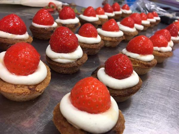 WhatsApp Image 2025-10-24 at 17.56.06 Petit fours 12st.